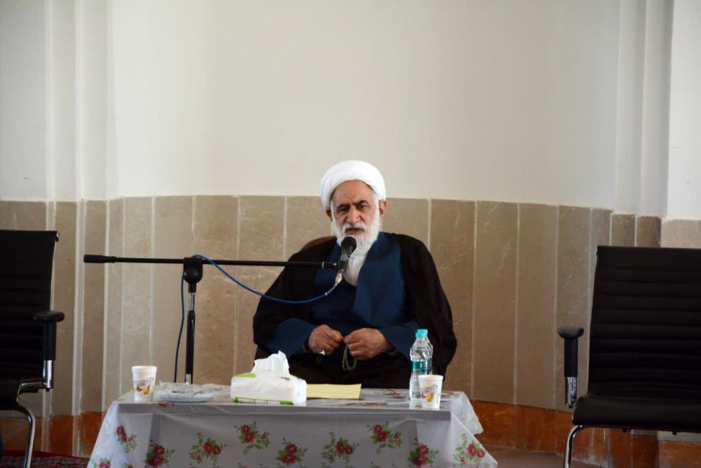 نشست صمیمانه پرسنل کارخانه سیمان شهرکرد با حجتالاسلام والمسلمین روحانی نژاد